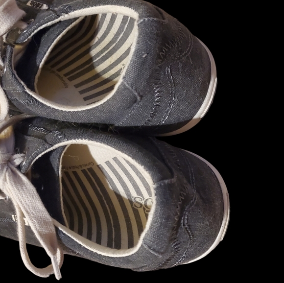 Taos Women's Star Canvas Sneaker Charcoal Wash 8 M - Picture 7 of 9